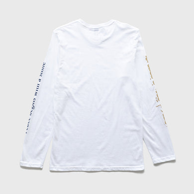 “Navy × Metallic gold”