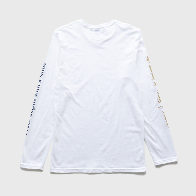 “Navy × Metallic gold”
